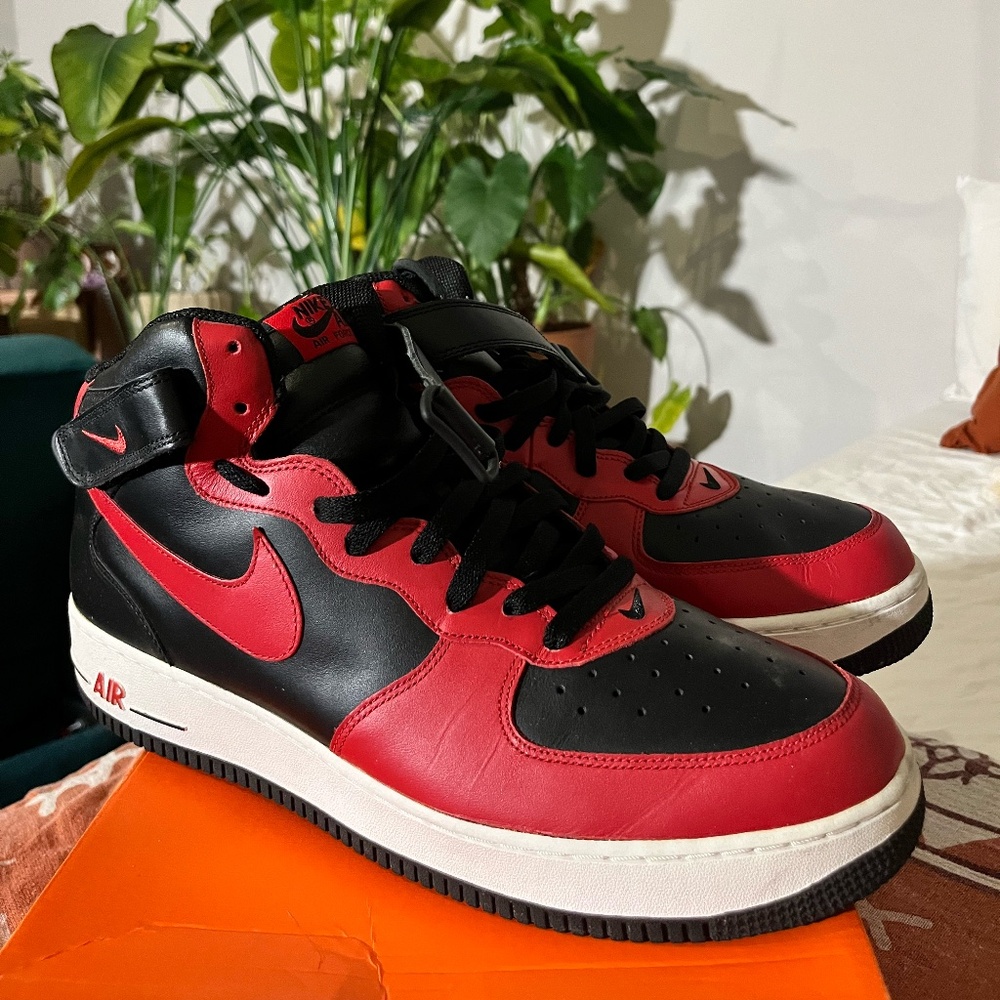 Men's Size 13 AirForce One Jordan's – Lightly Worn